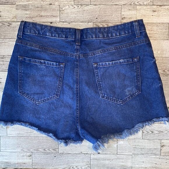Primark, Ultra High Rise, Distressed Denim, Mom Shorts - Picture 5 of 16